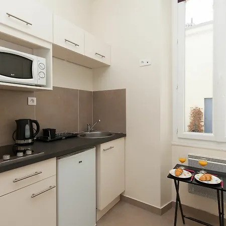 Le Charme Yhoost Apartment *