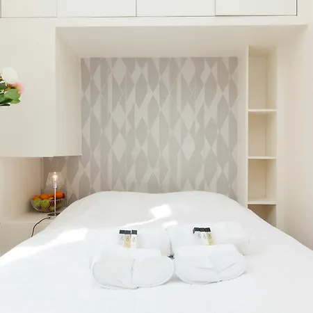 Le Charme Yhoost Apartment